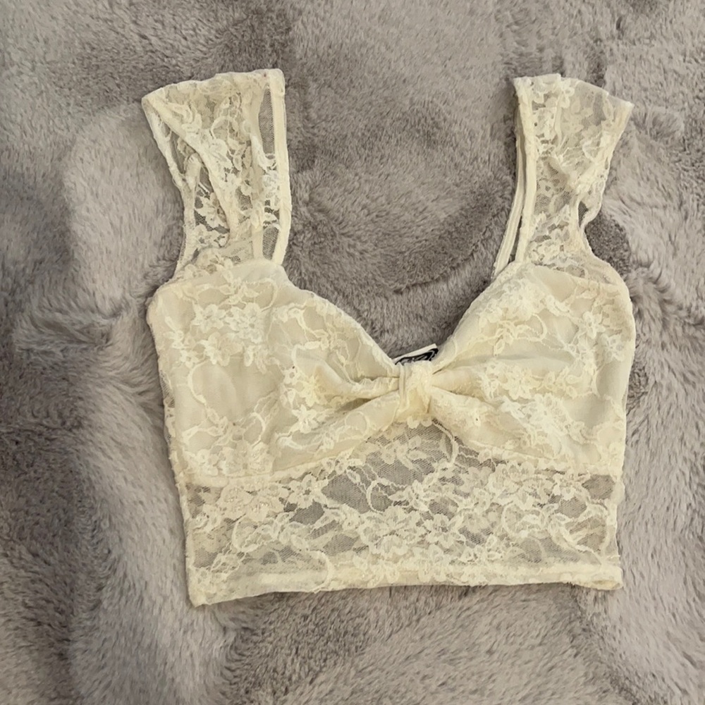 Lacy crop top/ bralette! Size SMALL.